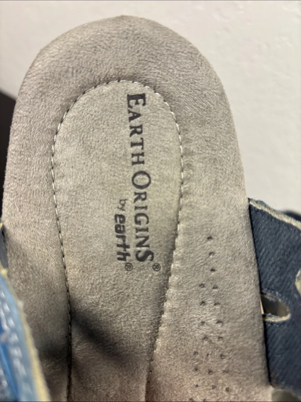 Earth Origins Light Blue Suede Comfort Casual Sandals Leather Straps Hiking